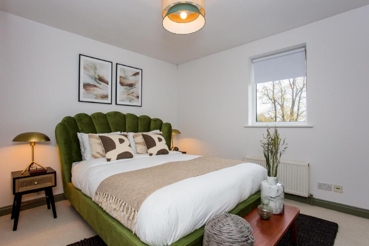 The Sparkford Gardens - Lovely 2Bdr With Balcony Лондон Екстер'єр фото