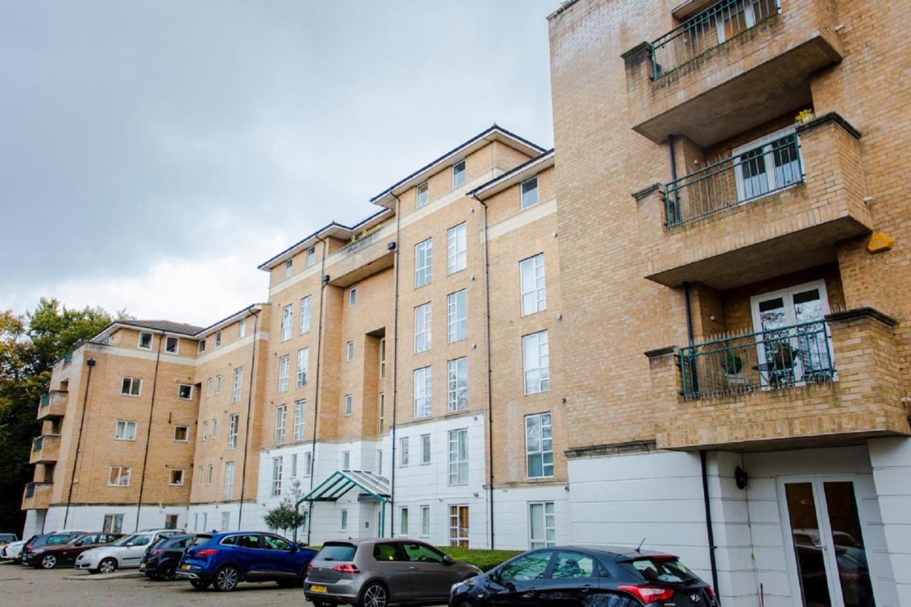 The Sparkford Gardens - Lovely 2Bdr With Balcony Лондон Екстер'єр фото